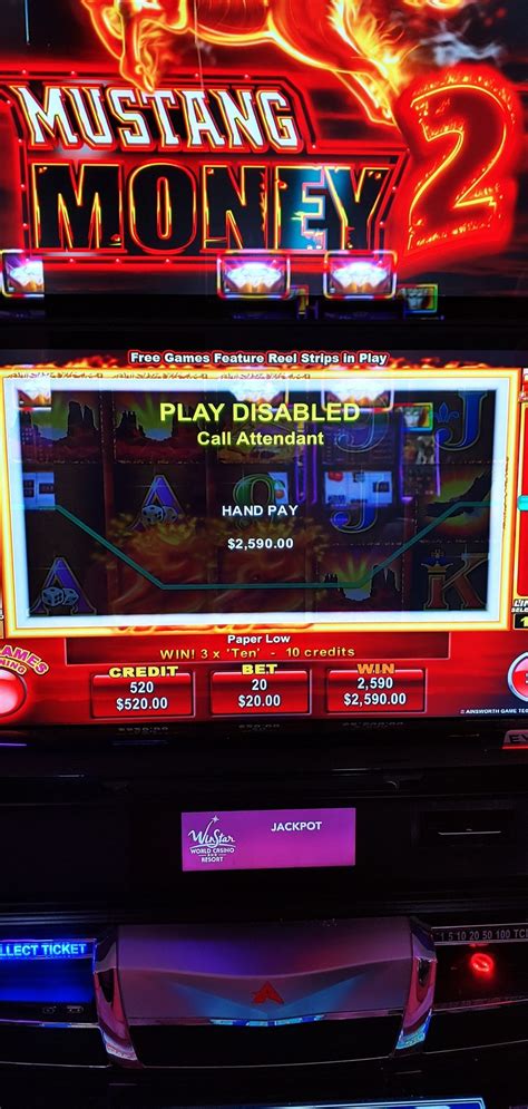 how many slot machines does winstar casino have